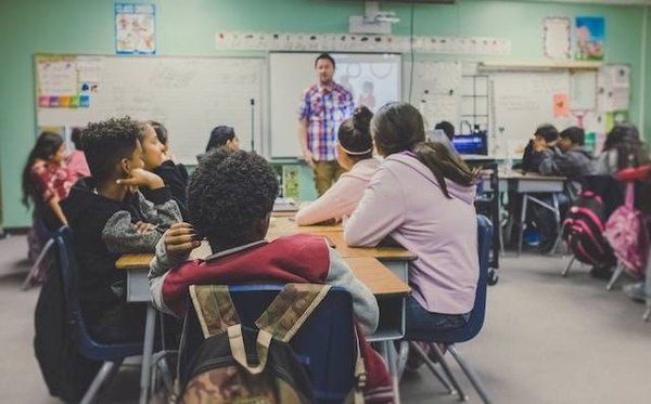 Comment les Enseignements Pratiques Interdisciplinaires enrichissent l'expérience scolaire des élèves