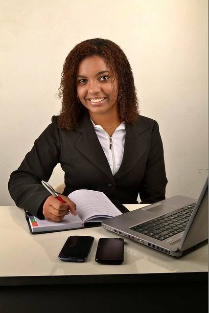Comment se lancer dans l'entrepreneuriat étudiant : conseils et ressources